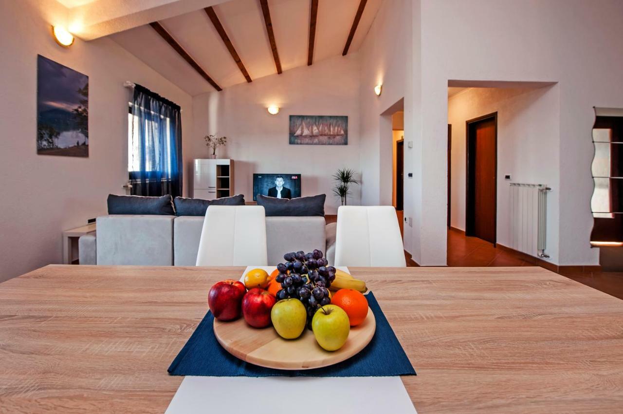 Apartment Bora 로비니 외부 사진